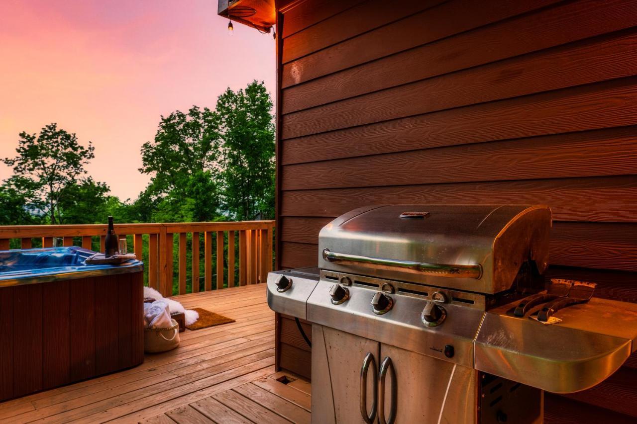 Mountainside - New Luxury Cabin-Fire Table-Hot Tub-3 Pools-Ps5-Bears Гатлінбург Екстер'єр фото