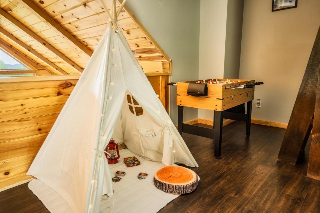 Mountainside - New Luxury Cabin-Fire Table-Hot Tub-3 Pools-Ps5-Bears Гатлінбург Екстер'єр фото