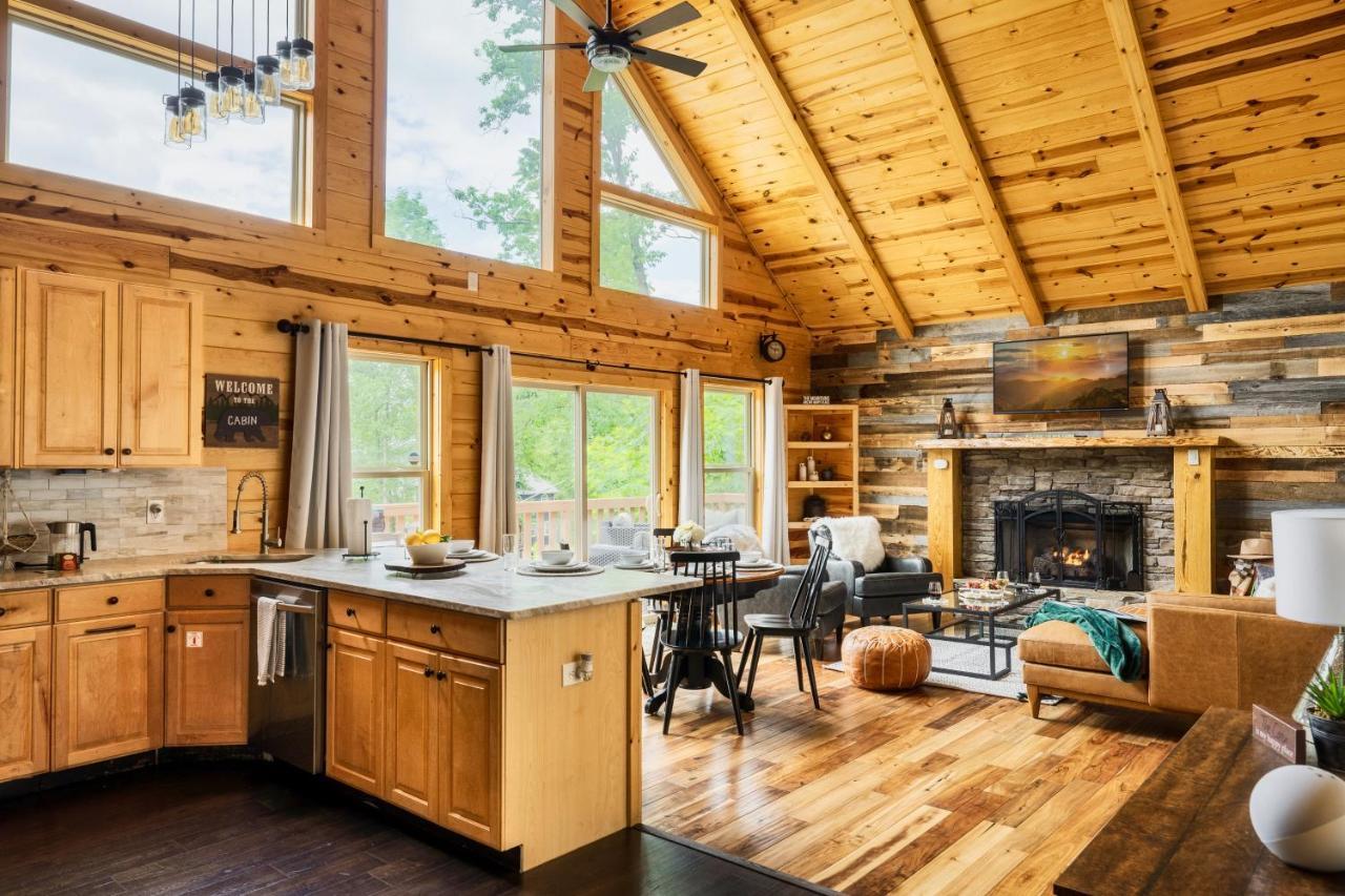 Mountainside - New Luxury Cabin-Fire Table-Hot Tub-3 Pools-Ps5-Bears Гатлінбург Екстер'єр фото