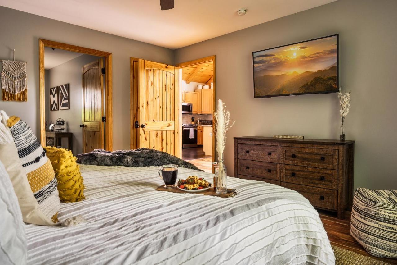 Mountainside - New Luxury Cabin-Fire Table-Hot Tub-3 Pools-Ps5-Bears Гатлінбург Екстер'єр фото