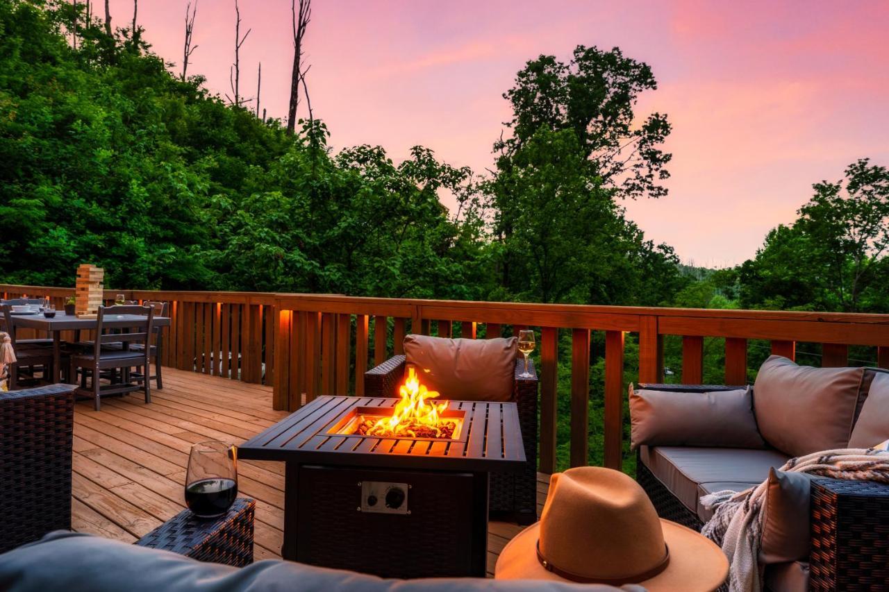Mountainside - New Luxury Cabin-Fire Table-Hot Tub-3 Pools-Ps5-Bears Гатлінбург Екстер'єр фото